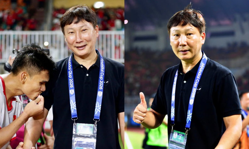 Giải mã chiếc áo đen “may mắn” của HLV Kim Sang Sik: Cứ mặc vào là chiến thắng!