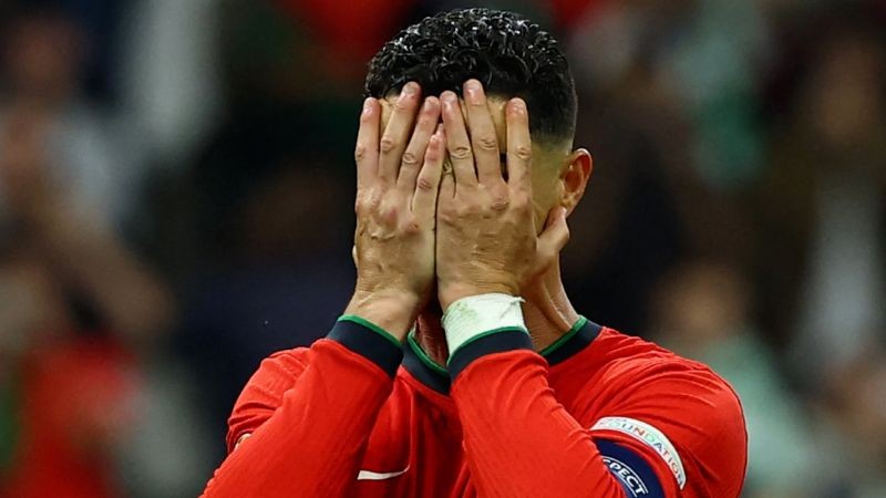 Ronaldo liên tục bị chỉ trích