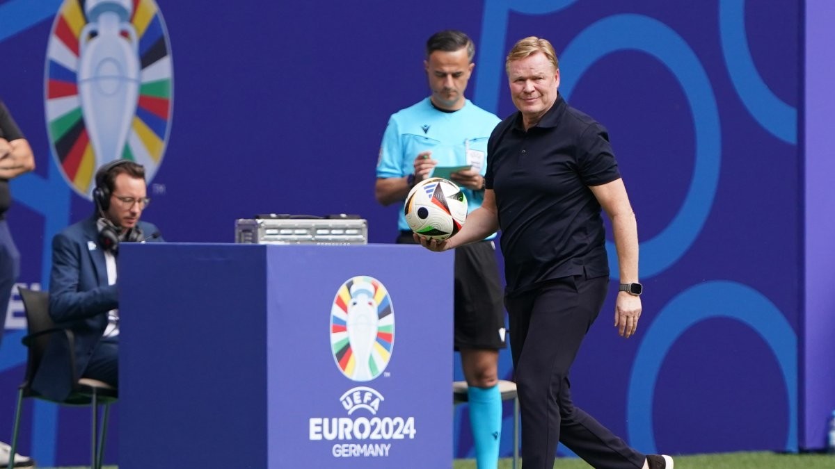 HLV ĐT Hà Lan Ronald Koeman