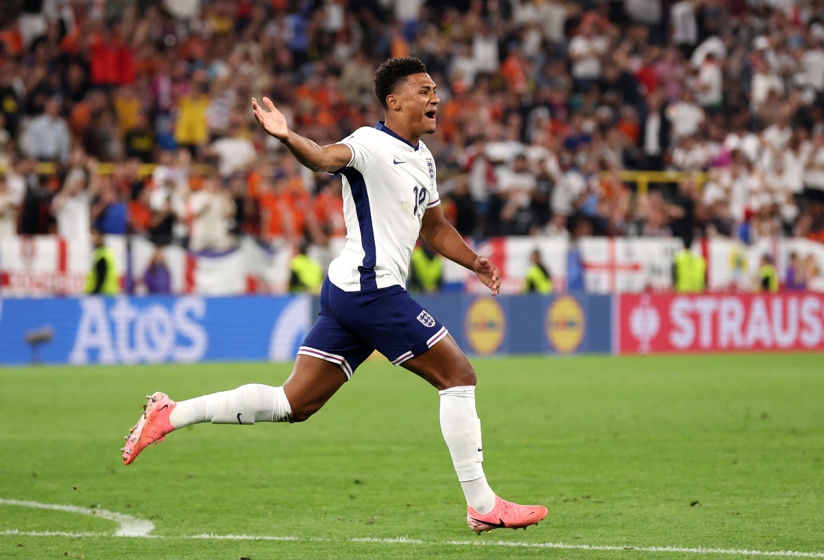 Ollie Watkins đã có một hành trình không hề dễ dàng.