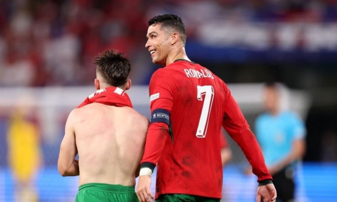 Đã đến lúc Ronaldo nên chia tay ĐT Bồ Đào Nha?